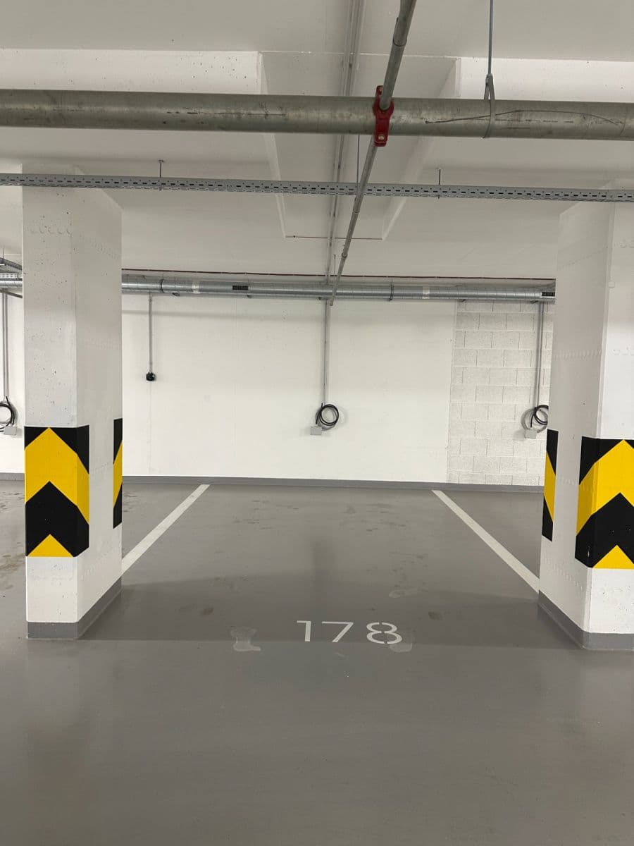 Prenájom bytu 2-izbový 64 m², Závišova, Praha, Praha Prenájom bytu 2-izbový 64 m², Závišova, Praha, Praha