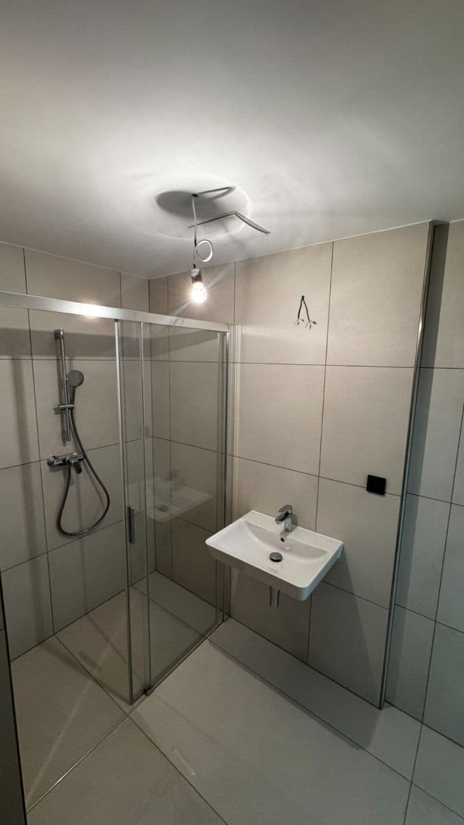 Prenájom bytu 1-izbový 32 m², Krymská, Praha, Praha Prenájom bytu 1-izbový 32 m², Krymská, Praha, Praha