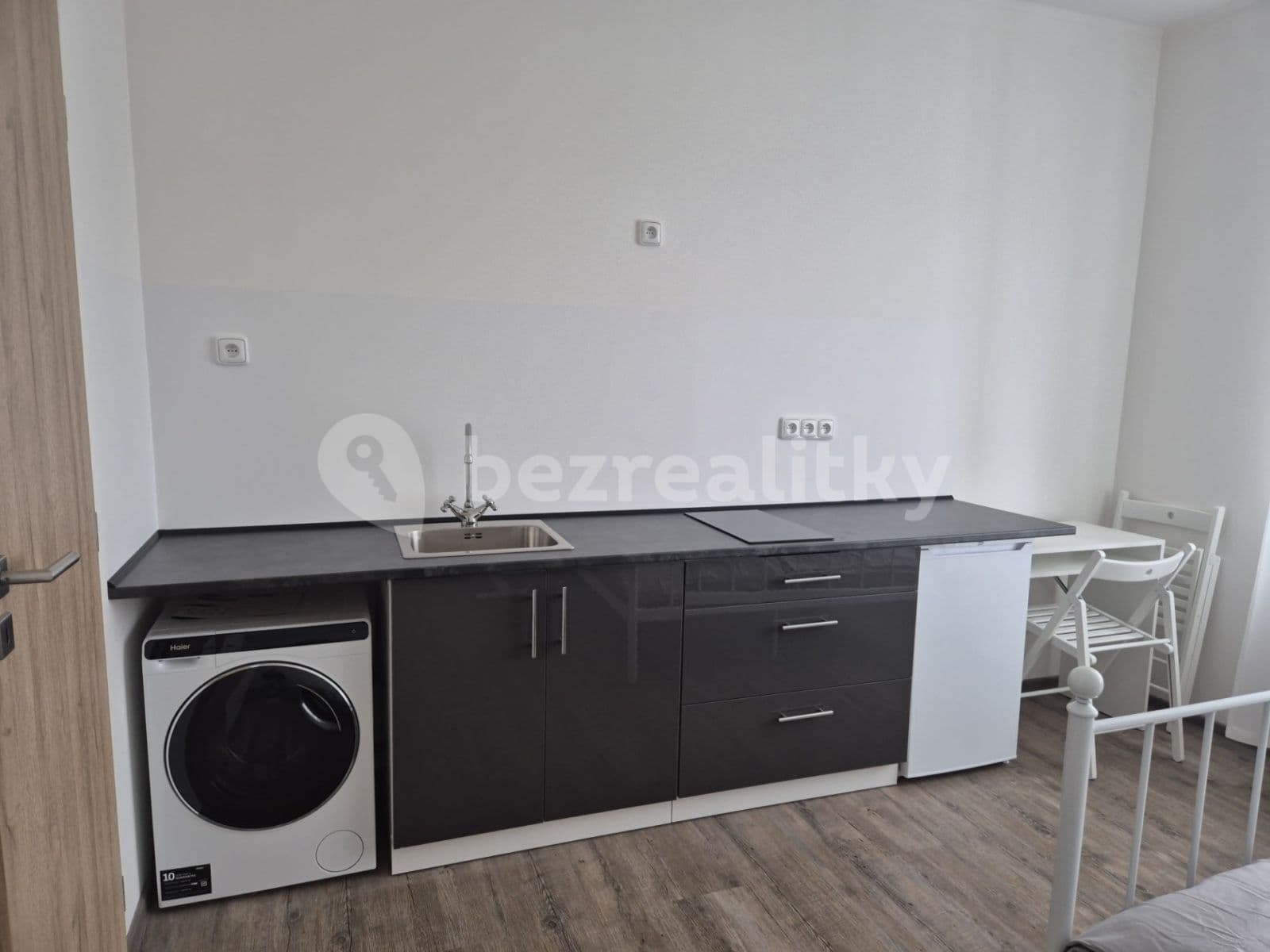 Prenájom bytu 1-izbový 20 m², Bělohorská, Praha, Praha Prenájom bytu 1-izbový 20 m², Bělohorská, Praha, Praha