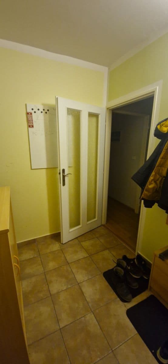 Prenájom bytu 4-izbový 92 m², Chabařovická, Praha, Praha Prenájom bytu 4-izbový 92 m², Chabařovická, Praha, Praha