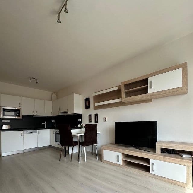 Prenájom bytu 1-izbový 34 m², Hornoměcholupská, Praha, Praha Prenájom bytu 1-izbový 34 m², Hornoměcholupská, Praha, Praha