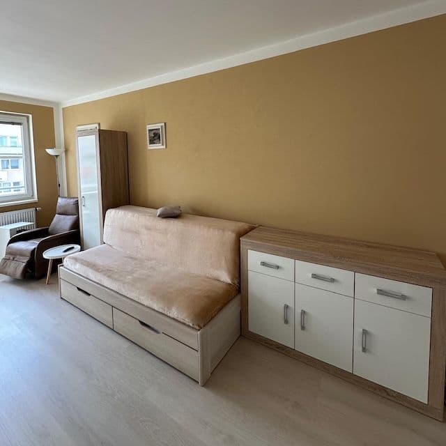 Prenájom bytu 1-izbový 34 m², Hornoměcholupská, Praha, Praha Prenájom bytu 1-izbový 34 m², Hornoměcholupská, Praha, Praha