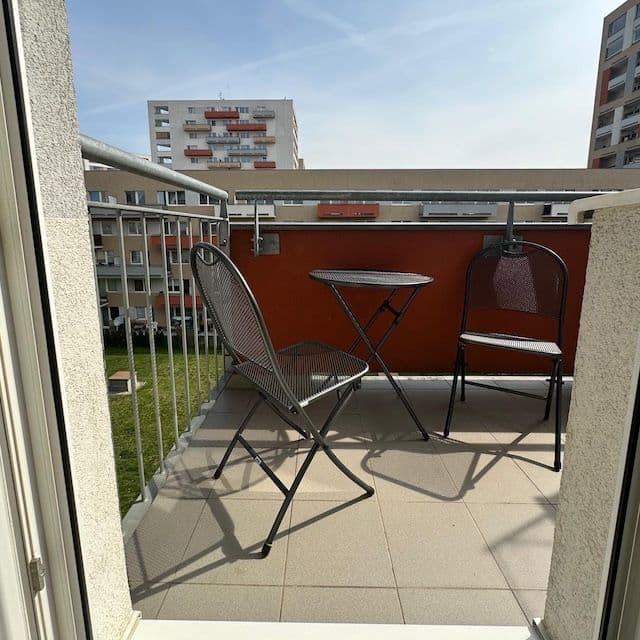 Prenájom bytu 1-izbový 34 m², Hornoměcholupská, Praha, Praha Prenájom bytu 1-izbový 34 m², Hornoměcholupská, Praha, Praha