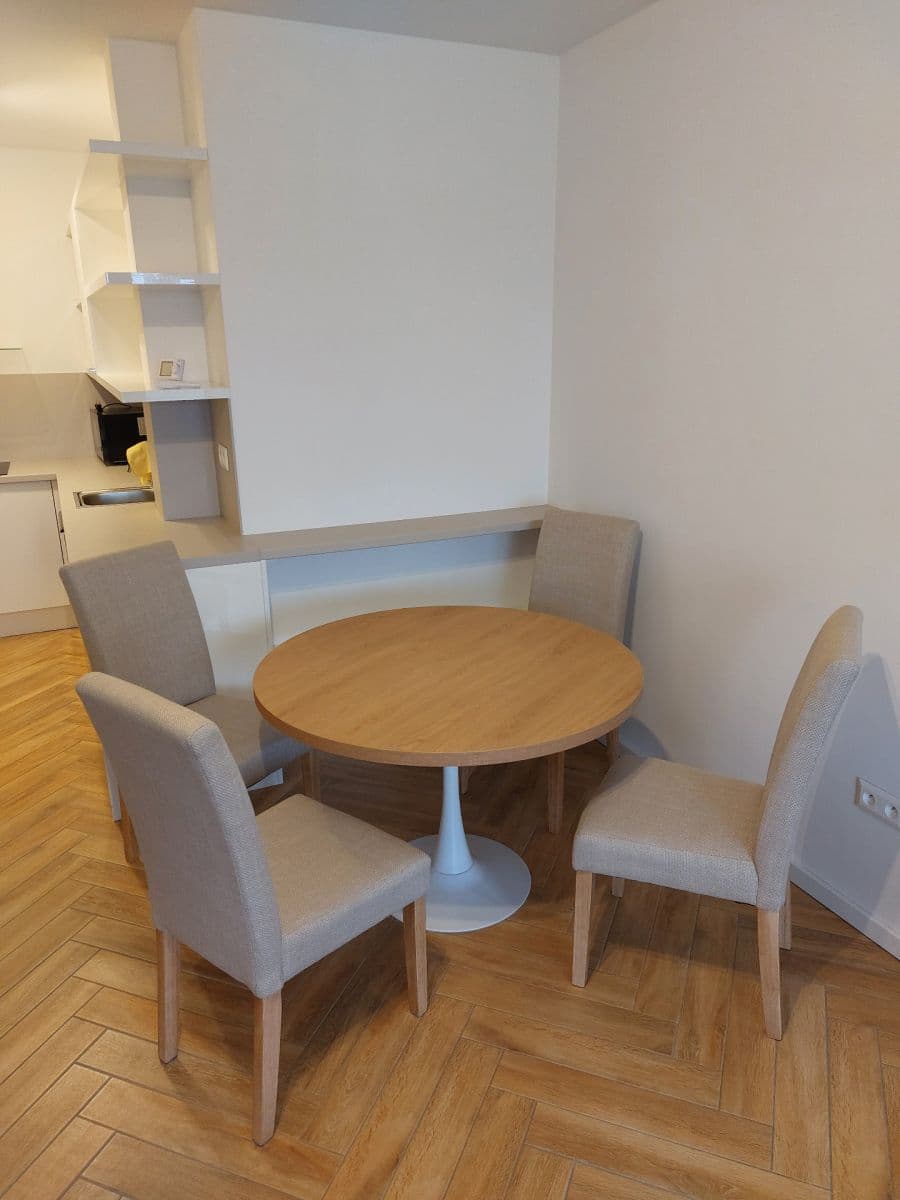 Prenájom bytu 2-izbový 45 m², Cesta svätého Krištofa, Dunajská Streda, Trnavský kraj Prenájom bytu 2-izbový 45 m², Cesta svätého Krištofa, Dunajská Streda, Trnavský kraj