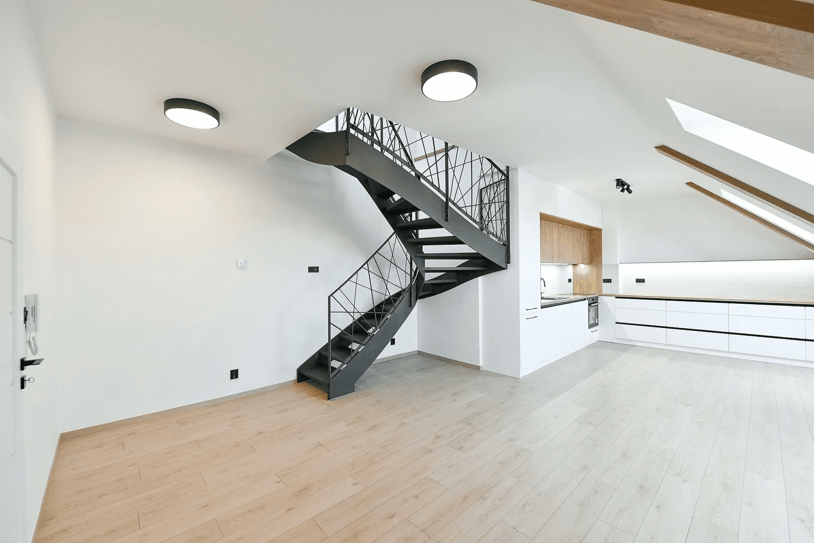 Prenájom bytu 4-izbový 108 m², Bartoškova, Praha, Praha Prenájom bytu 4-izbový 108 m², Bartoškova, Praha, Praha