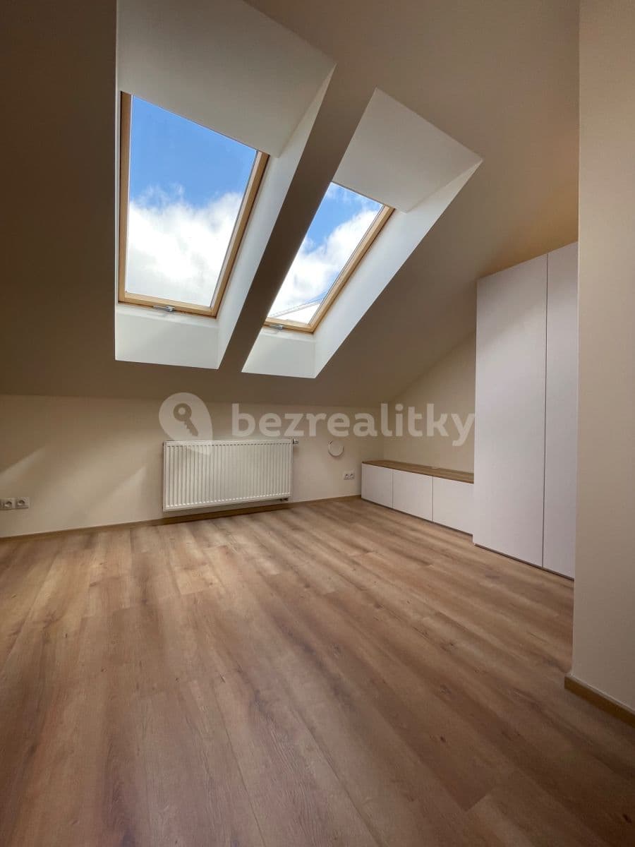 Prenájom bytu 1-izbový 28 m², Sinkulova, Praha, Praha Prenájom bytu 1-izbový 28 m², Sinkulova, Praha, Praha