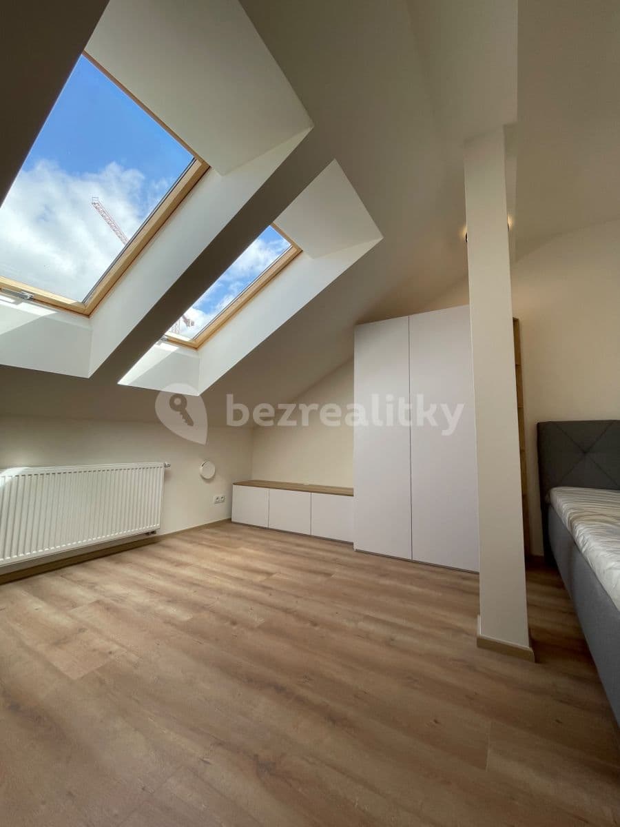 Prenájom bytu 1-izbový 28 m², Sinkulova, Praha, Praha Prenájom bytu 1-izbový 28 m², Sinkulova, Praha, Praha