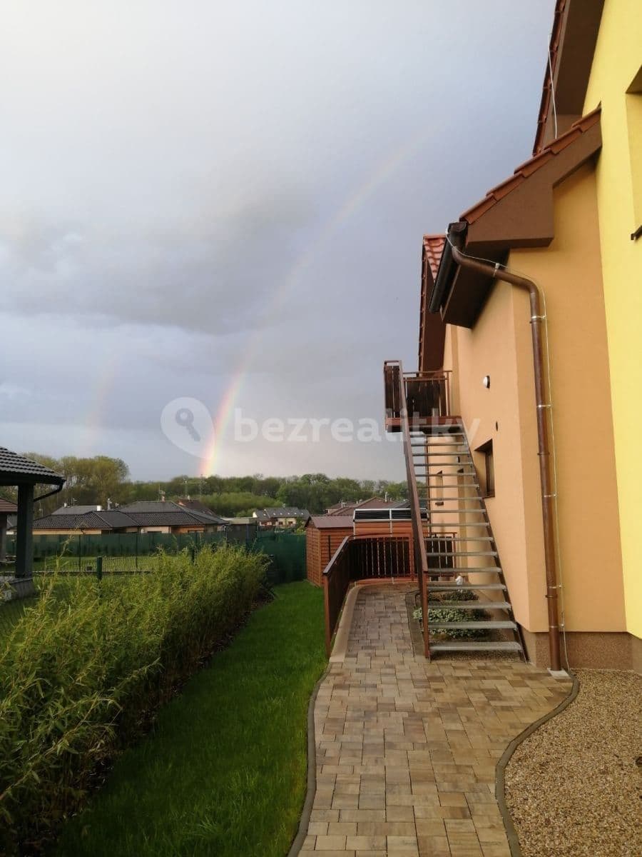 Prenájom bytu 2-izbový 62 m², V Podhájí, Veleň, Středočeský kraj Prenájom bytu 2-izbový 62 m², V Podhájí, Veleň, Středočeský kraj