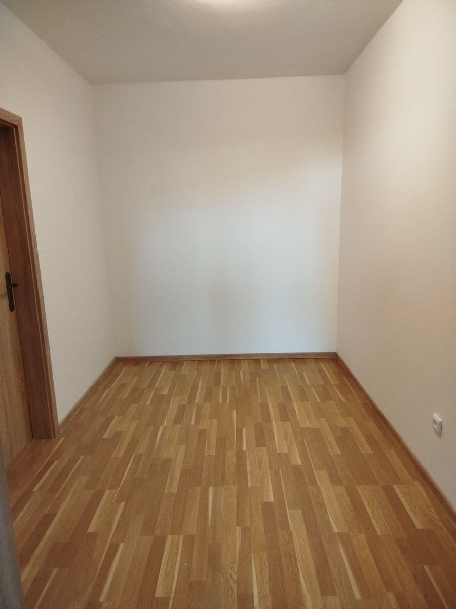 Prenájom bytu 2-izbový 62 m², V Podhájí, Veleň, Středočeský kraj Prenájom bytu 2-izbový 62 m², V Podhájí, Veleň, Středočeský kraj