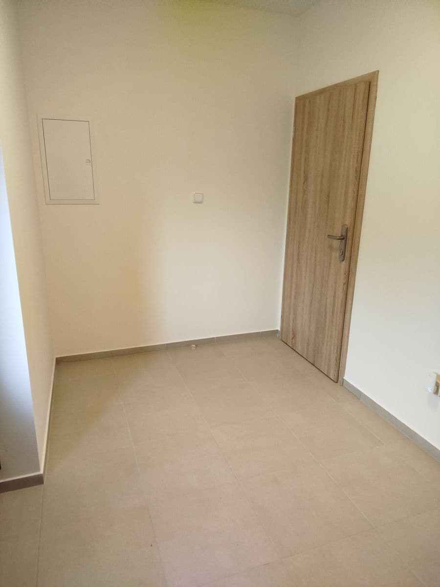 Prenájom bytu 2-izbový 62 m², V Podhájí, Veleň, Středočeský kraj Prenájom bytu 2-izbový 62 m², V Podhájí, Veleň, Středočeský kraj