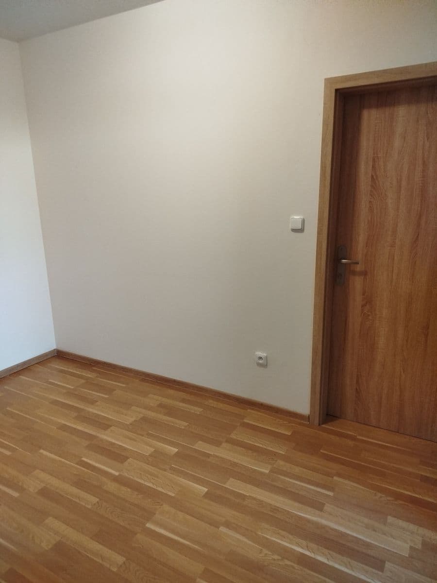 Prenájom bytu 2-izbový 62 m², V Podhájí, Veleň, Středočeský kraj Prenájom bytu 2-izbový 62 m², V Podhájí, Veleň, Středočeský kraj