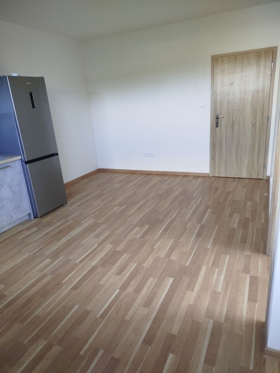 Prenájom bytu 2-izbový 62 m², V Podhájí, Veleň, Středočeský kraj Prenájom bytu 2-izbový 62 m², V Podhájí, Veleň, Středočeský kraj