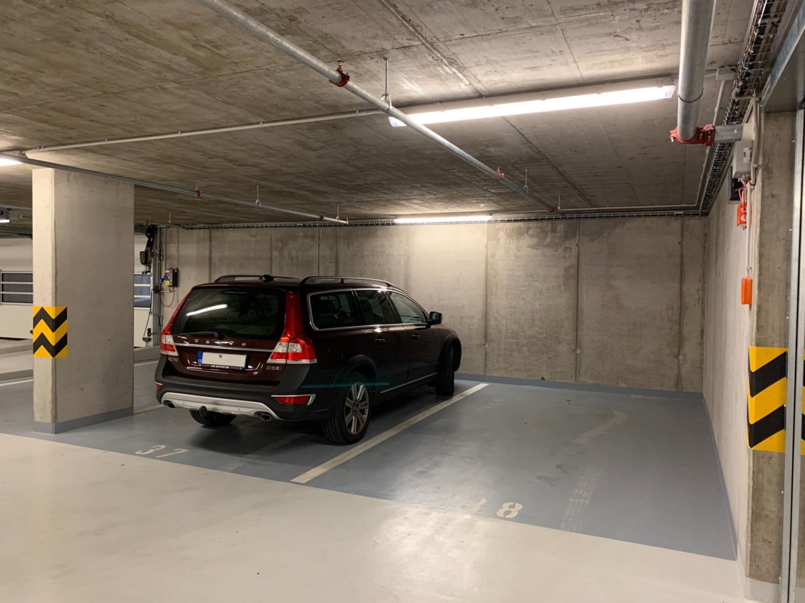 Prenájom garáže 15 m², Za Strašnickou vozovnou, Praha, Praha Prenájom garáže 15 m², Za Strašnickou vozovnou, Praha, Praha