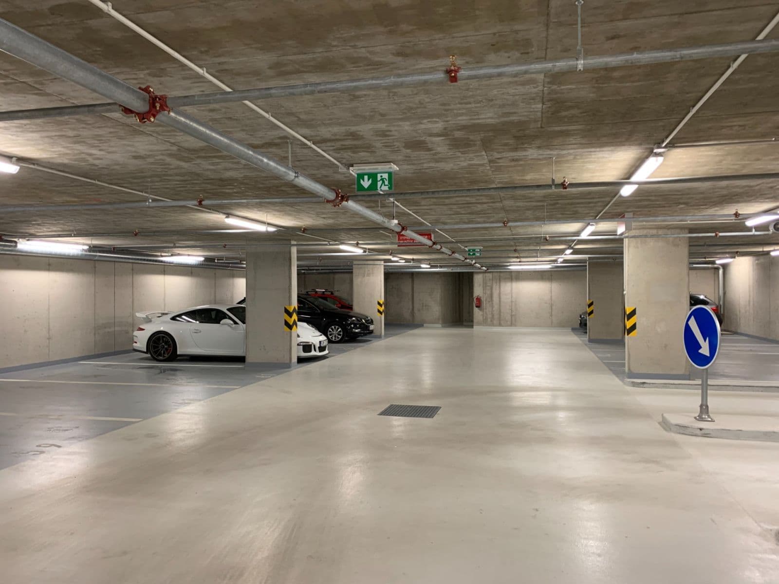 Prenájom garáže 15 m², Za Strašnickou vozovnou, Praha, Praha Prenájom garáže 15 m², Za Strašnickou vozovnou, Praha, Praha