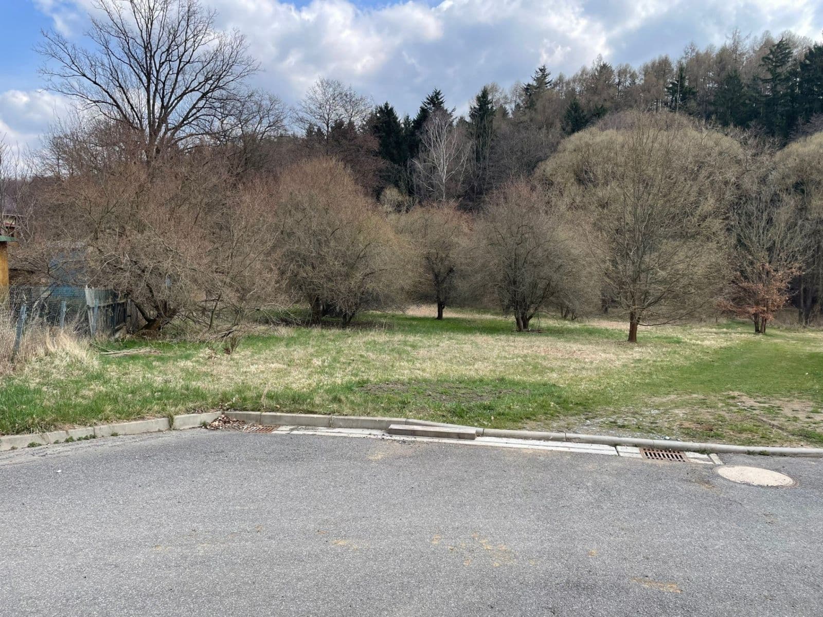 Predaj pozemku 4.987 m², Mnichovice, Středočeský kraj Predaj pozemku 4.987 m², Mnichovice, Středočeský kraj