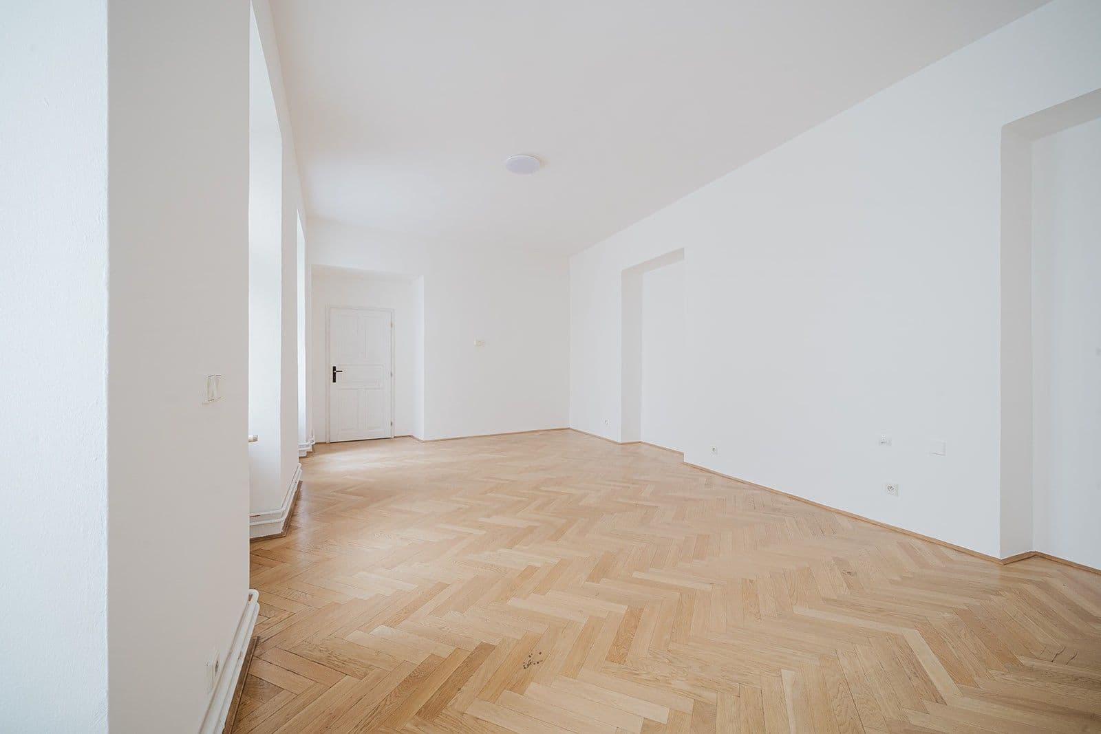 Prenájom bytu 1-izbový 63 m², Malostranské náměstí, Praha, Praha Prenájom bytu 1-izbový 63 m², Malostranské náměstí, Praha, Praha