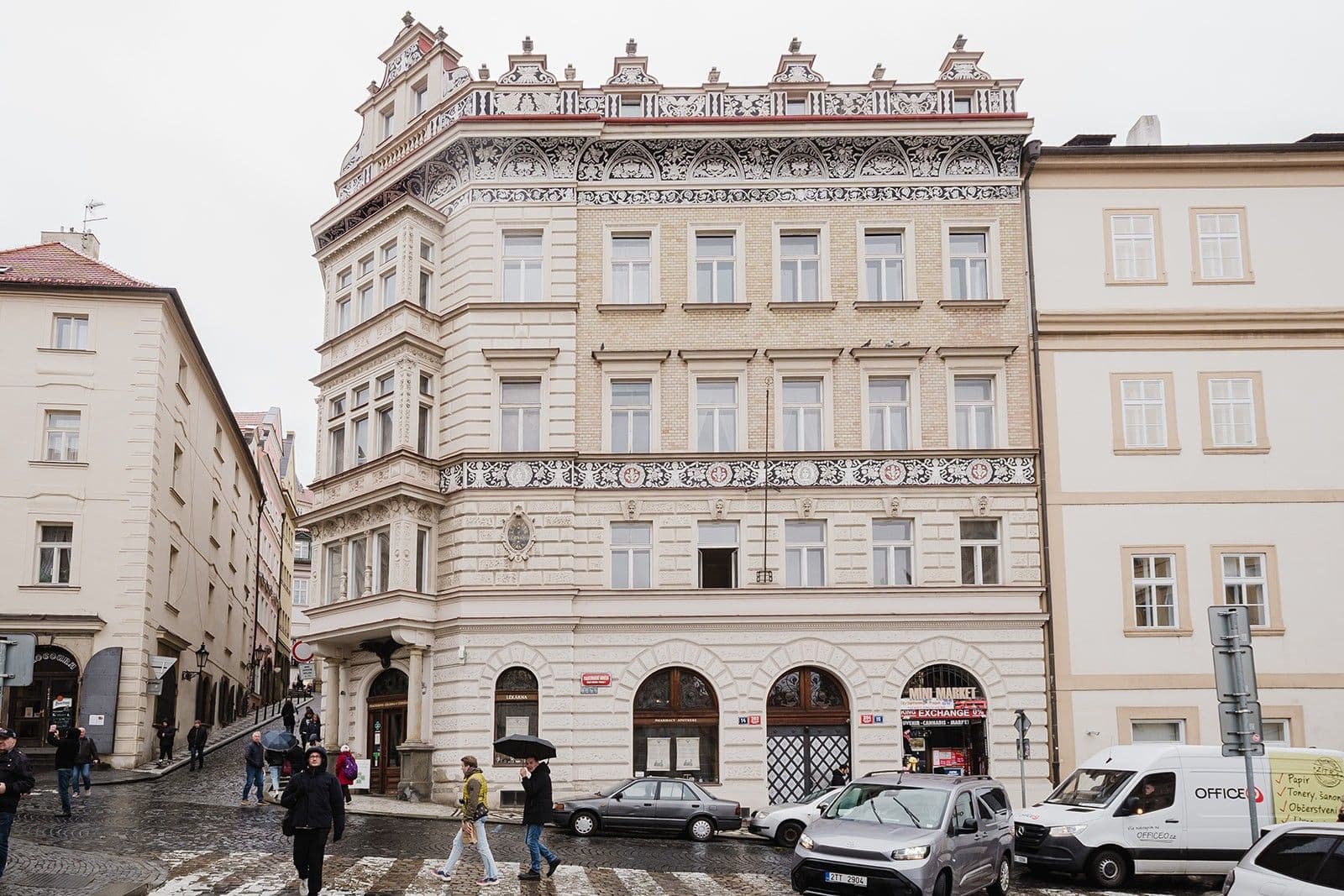 Prenájom bytu 1-izbový 63 m², Malostranské náměstí, Praha, Praha Prenájom bytu 1-izbový 63 m², Malostranské náměstí, Praha, Praha