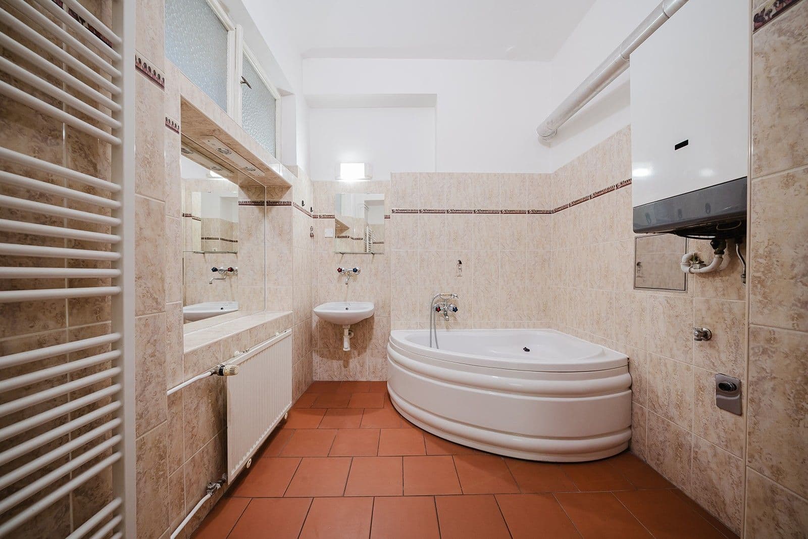Prenájom bytu 1-izbový 63 m², Malostranské náměstí, Praha, Praha Prenájom bytu 1-izbový 63 m², Malostranské náměstí, Praha, Praha