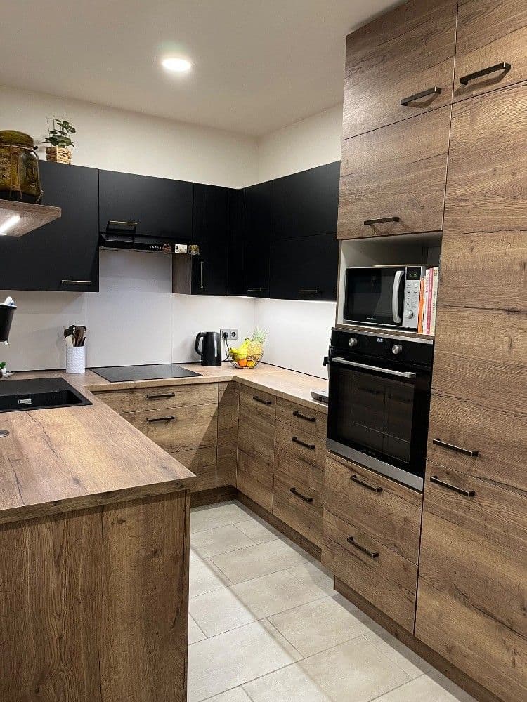 Prenájom bytu 2-izbový 68 m², Dubinská, Pardubice, Pardubický kraj Prenájom bytu 2-izbový 68 m², Dubinská, Pardubice, Pardubický kraj
