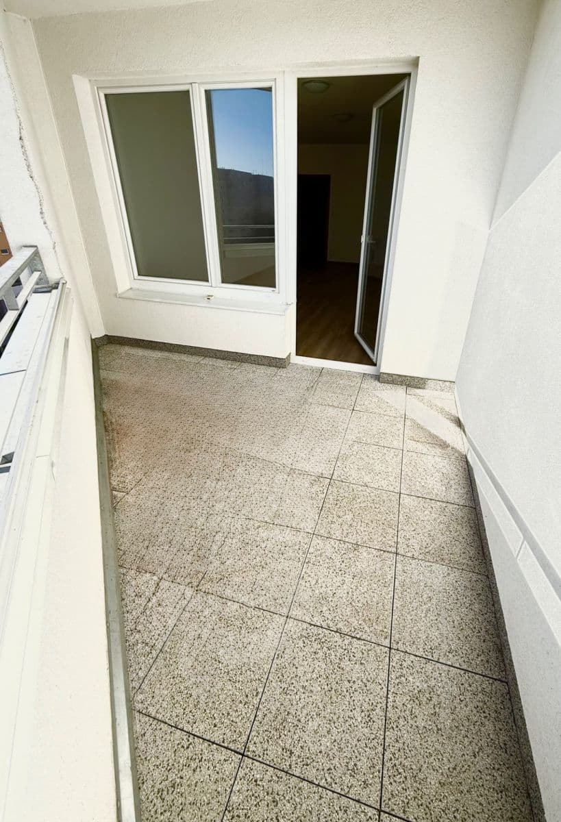 Predaj bytu 1-izbový 40 m², Hornoměcholupská, Praha, Praha Predaj bytu 1-izbový 40 m², Hornoměcholupská, Praha, Praha