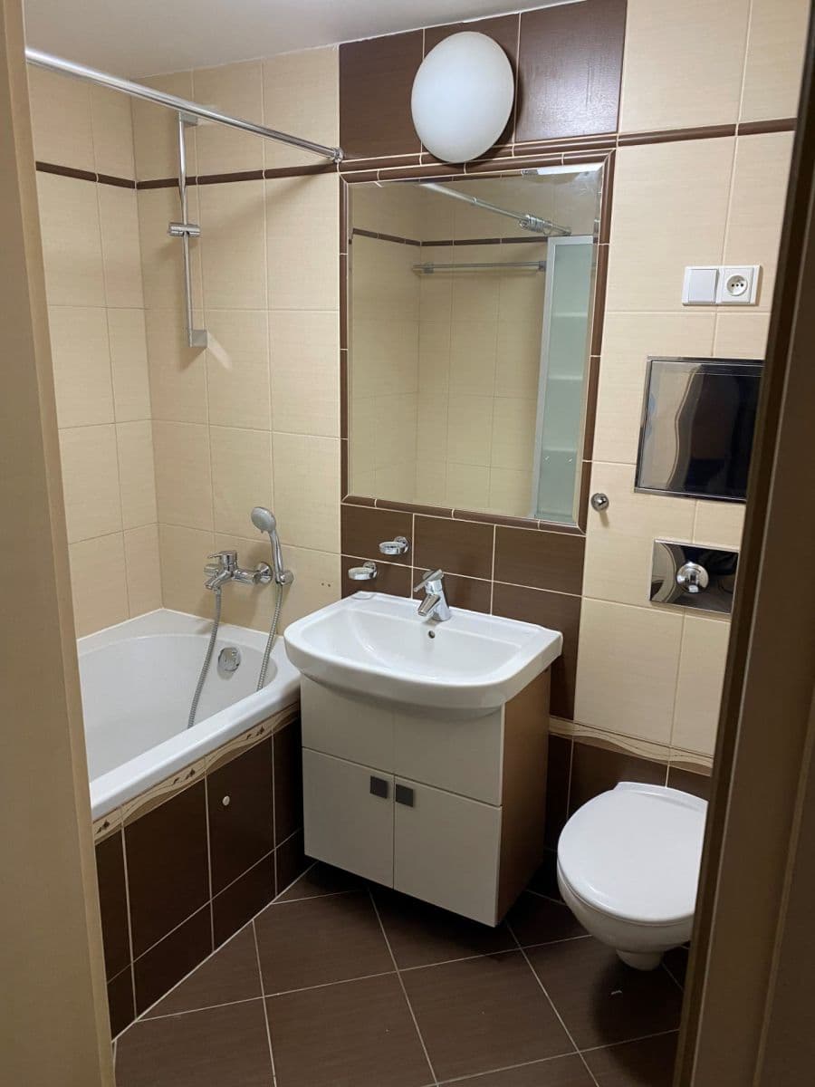 Prenájom bytu 2-izbový 68 m², Gutova, Praha, Praha Prenájom bytu 2-izbový 68 m², Gutova, Praha, Praha