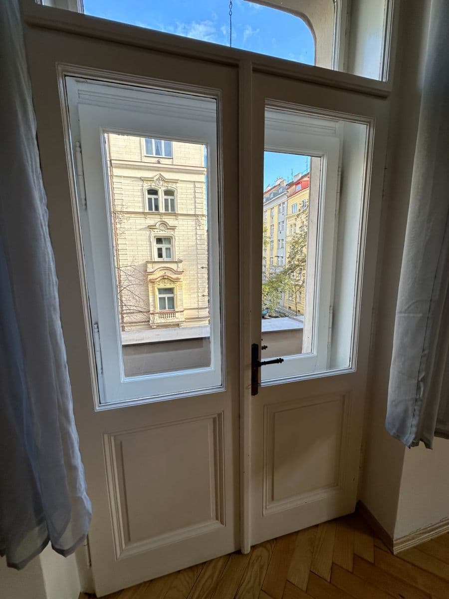 Prenájom bytu 3-izbový 94 m², Šumavská, Praha, Praha Prenájom bytu 3-izbový 94 m², Šumavská, Praha, Praha