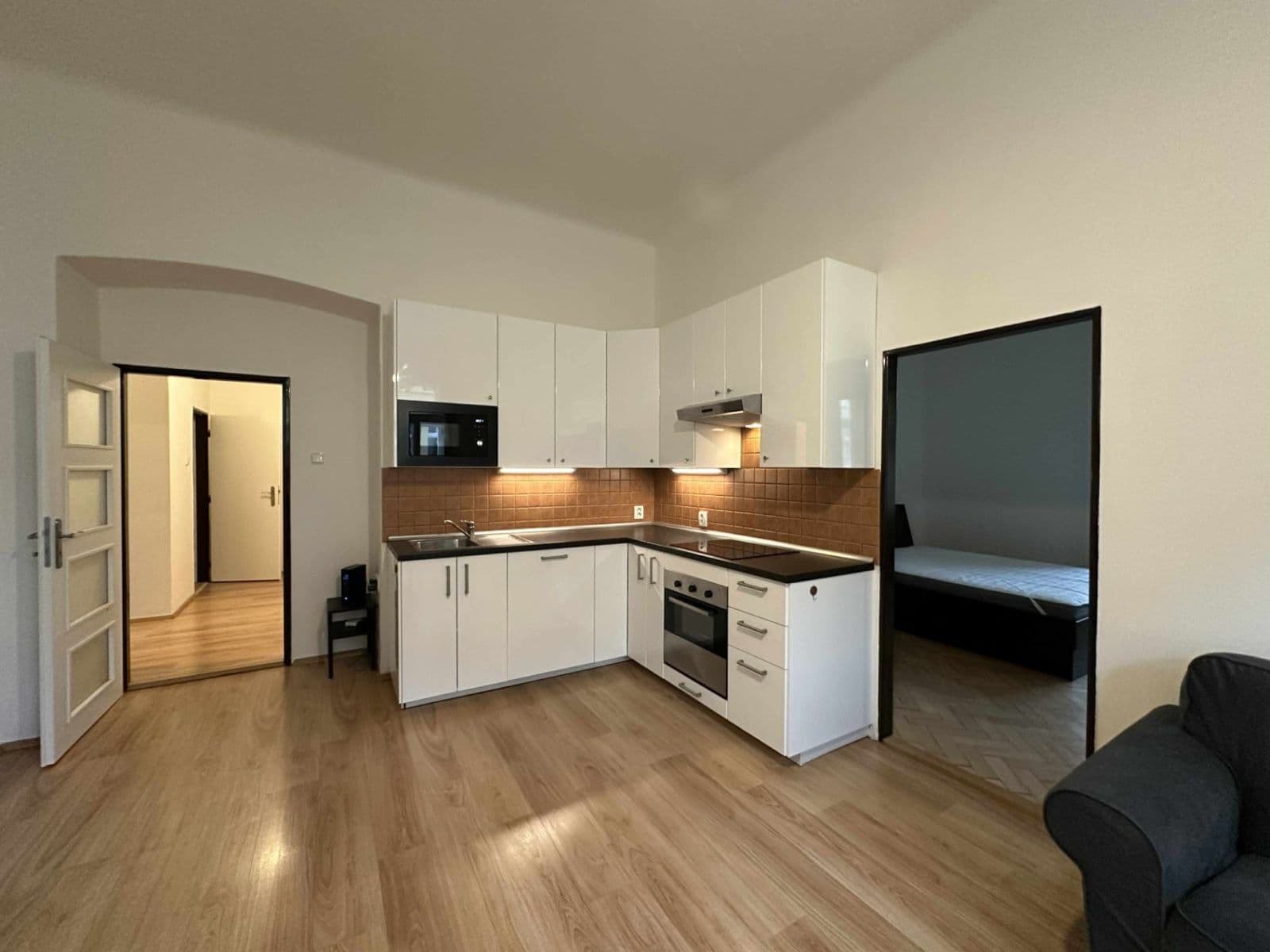 Prenájom bytu 3-izbový 94 m², Šumavská, Praha, Praha Prenájom bytu 3-izbový 94 m², Šumavská, Praha, Praha