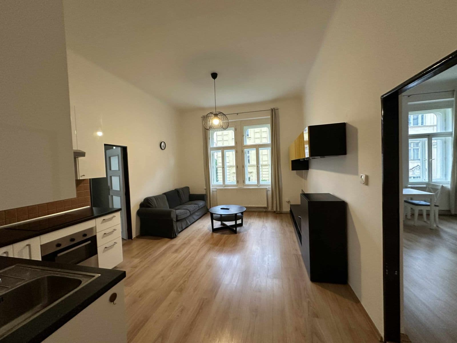 Prenájom bytu 3-izbový 94 m², Šumavská, Praha, Praha Prenájom bytu 3-izbový 94 m², Šumavská, Praha, Praha