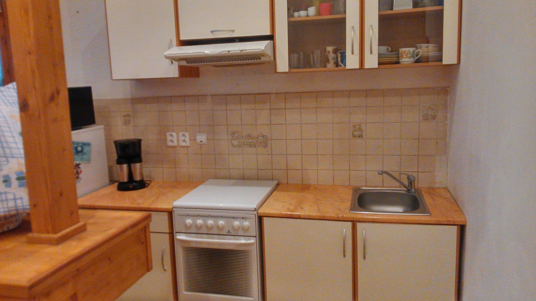 Prenájom bytu 42 m², Orebitská, Praha, Praha Prenájom bytu 42 m², Orebitská, Praha, Praha