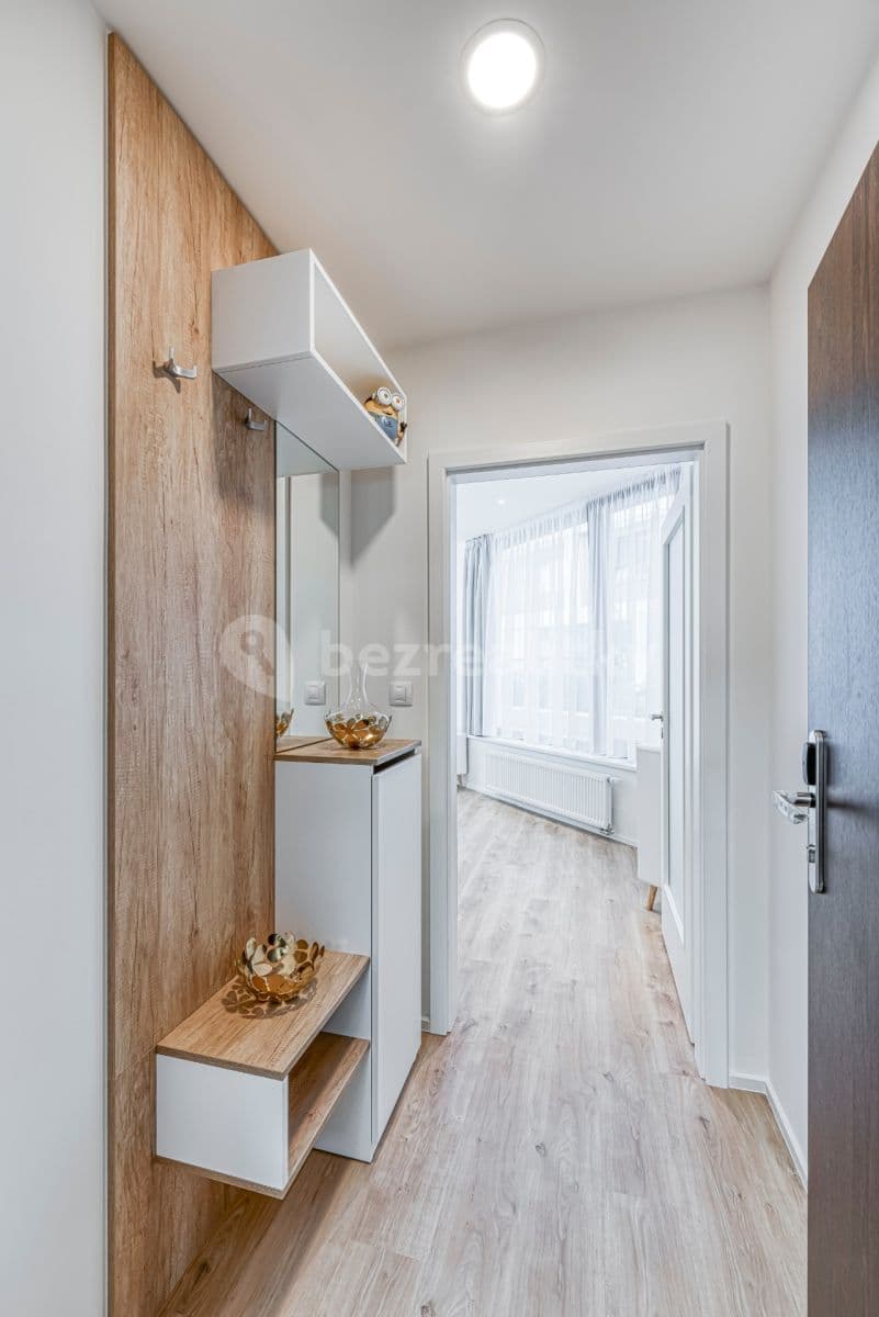Prenájom bytu 1-izbový 30 m², Mukařovského, Praha, Praha Prenájom bytu 1-izbový 30 m², Mukařovského, Praha, Praha