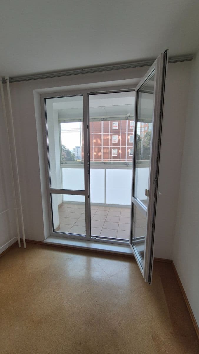 Prenájom bytu 3-izbový 79 m², Kpt. Stránského, Praha, Praha Prenájom bytu 3-izbový 79 m², Kpt. Stránského, Praha, Praha