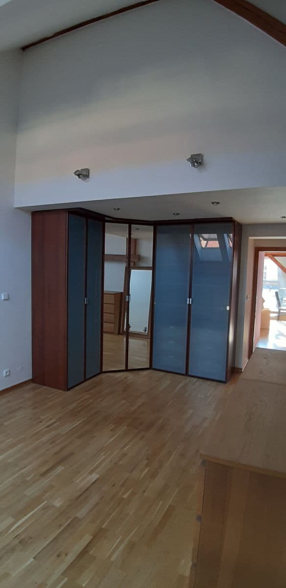 Prenájom bytu 2-izbový 60 m², Janovského, Praha, Praha Prenájom bytu 2-izbový 60 m², Janovského, Praha, Praha