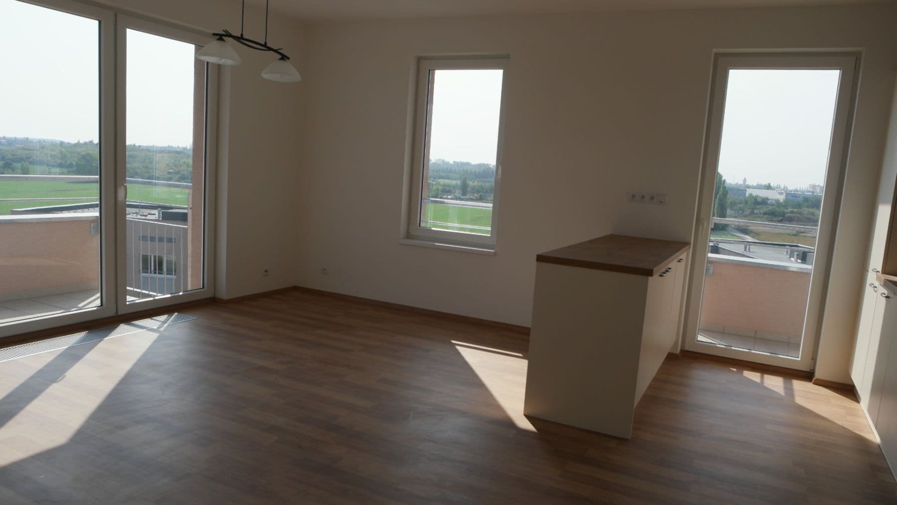 Prenájom bytu 3-izbový 83 m², Kadečkové, Praha, Praha Prenájom bytu 3-izbový 83 m², Kadečkové, Praha, Praha