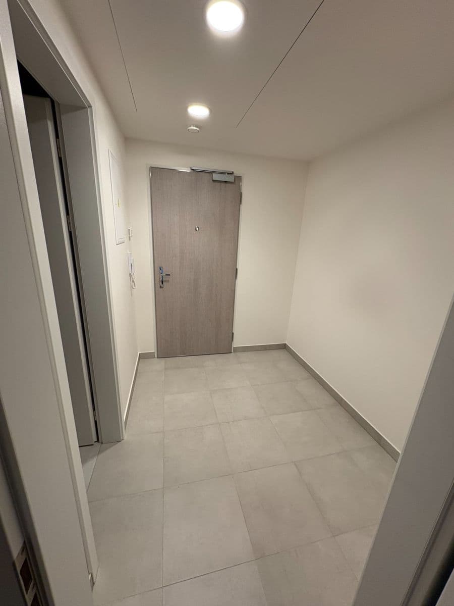 Prenájom bytu 1-izbový 34 m², Poděbradská, Praha, Praha Prenájom bytu 1-izbový 34 m², Poděbradská, Praha, Praha