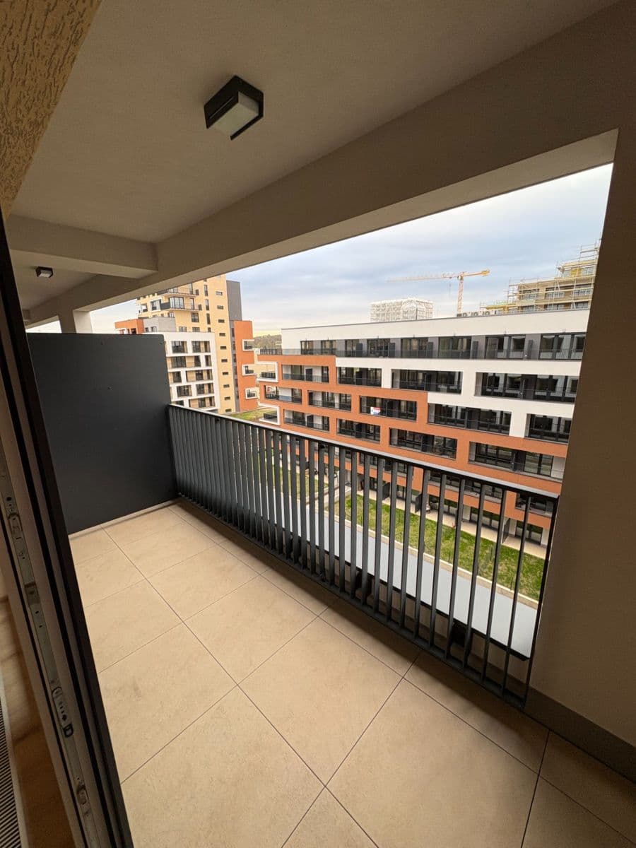 Prenájom bytu 1-izbový 34 m², Poděbradská, Praha, Praha Prenájom bytu 1-izbový 34 m², Poděbradská, Praha, Praha