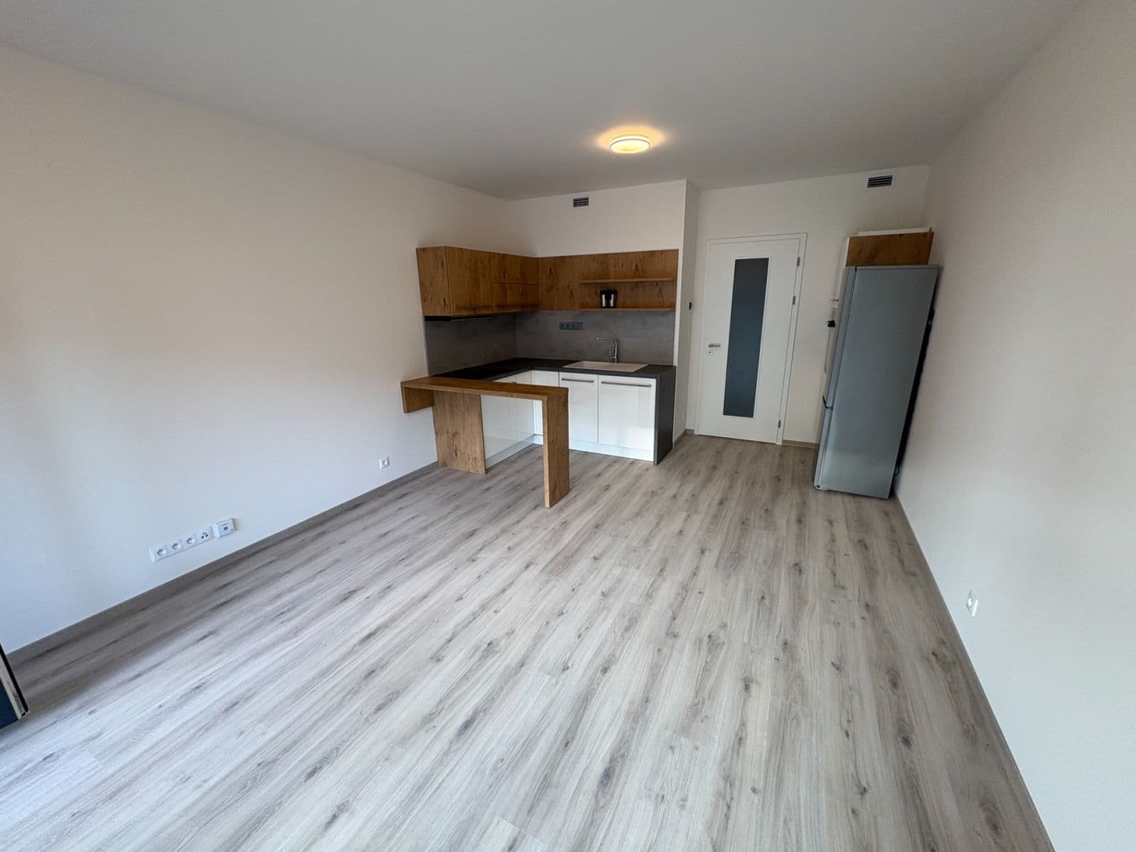 Prenájom bytu 1-izbový 34 m², Poděbradská, Praha, Praha Prenájom bytu 1-izbový 34 m², Poděbradská, Praha, Praha