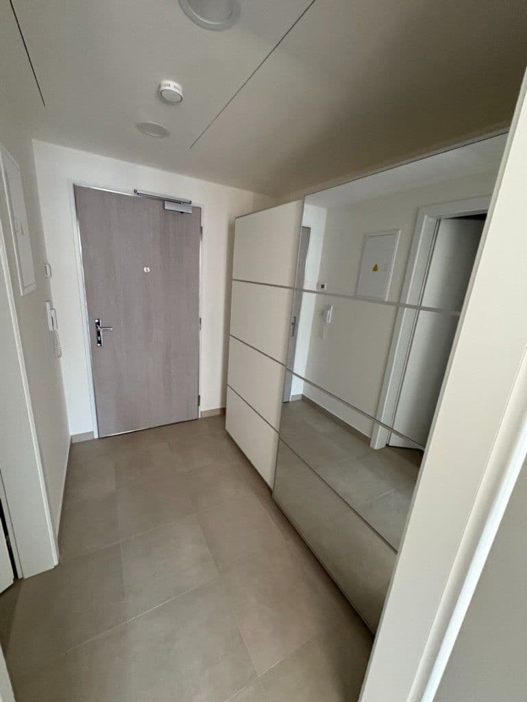 Prenájom bytu 1-izbový 34 m², Poděbradská, Praha, Praha Prenájom bytu 1-izbový 34 m², Poděbradská, Praha, Praha