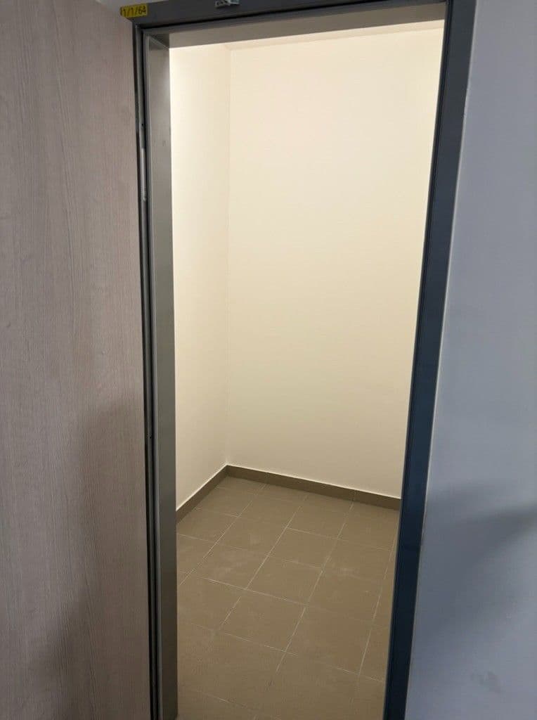 Prenájom bytu 1-izbový 34 m², Poděbradská, Praha, Praha Prenájom bytu 1-izbový 34 m², Poděbradská, Praha, Praha
