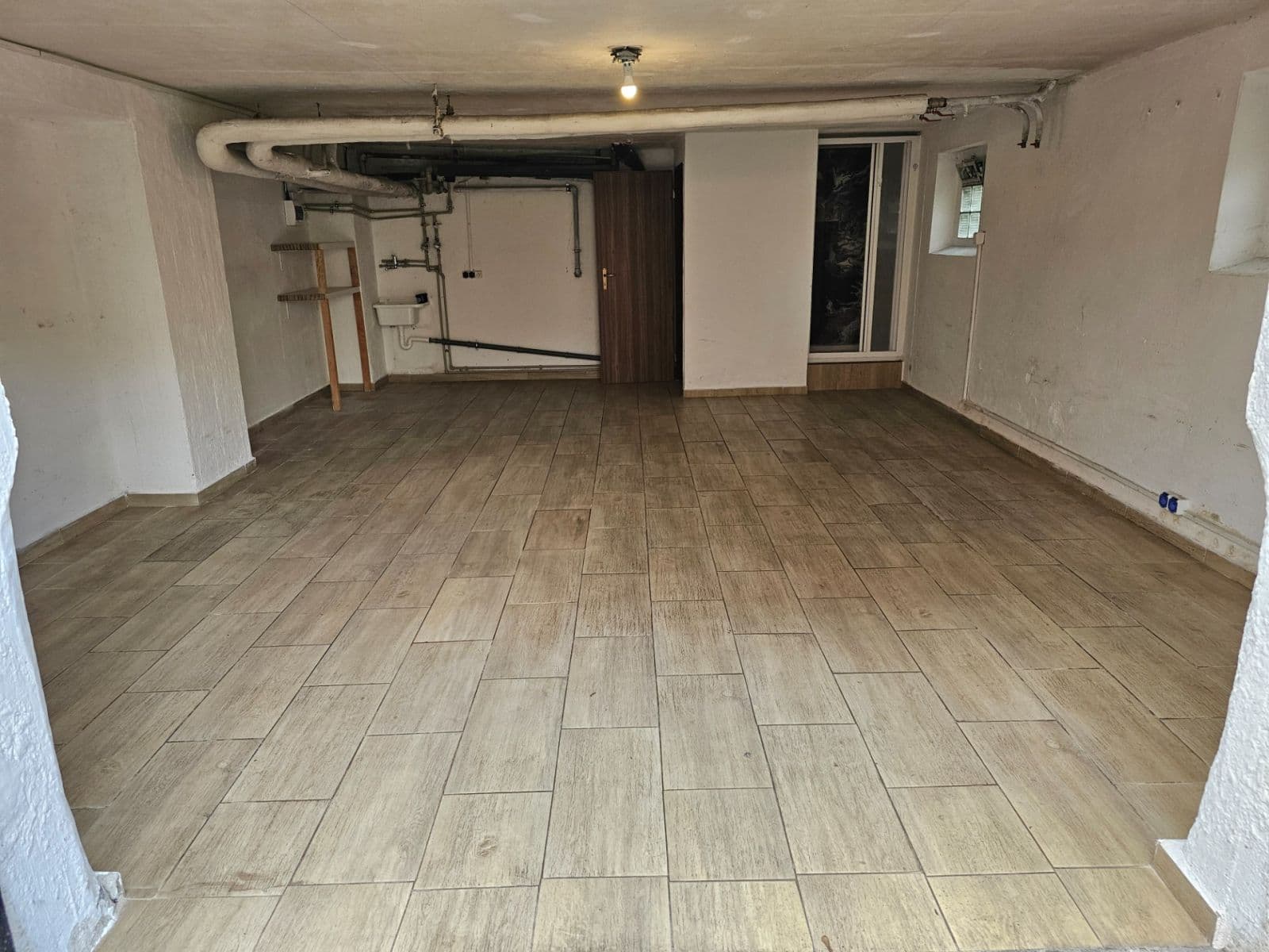Prenájom nebytového priestoru 40 m², Sadská, Praha, Praha Prenájom nebytového priestoru 40 m², Sadská, Praha, Praha