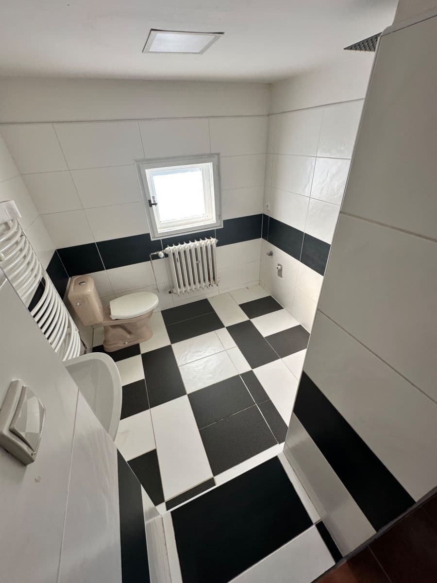 Predaj domu 226 m², pozemek 1.000 m², Štíhlice, Středočeský kraj Predaj domu 226 m², pozemek 1.000 m², Štíhlice, Středočeský kraj