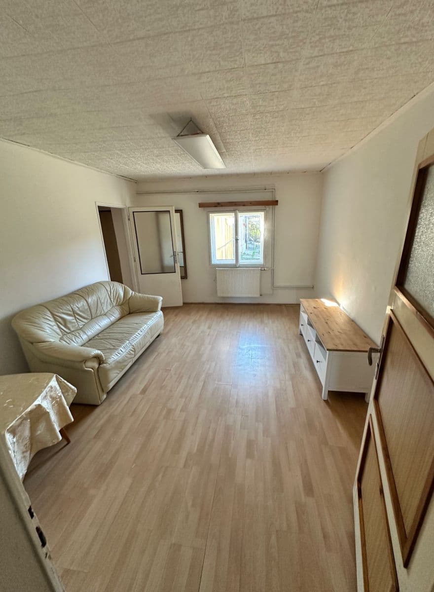 Predaj domu 226 m², pozemek 1.000 m², Štíhlice, Středočeský kraj Predaj domu 226 m², pozemek 1.000 m², Štíhlice, Středočeský kraj