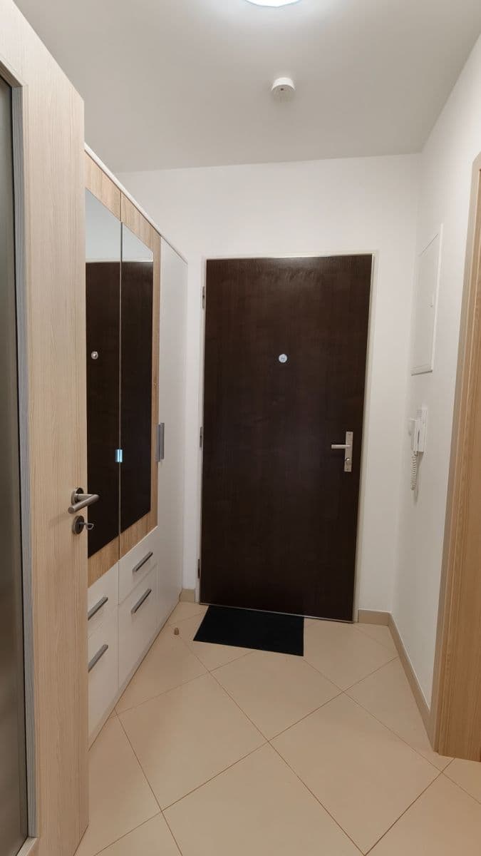 Prenájom bytu 1-izbový 34 m², Toufarova, Praha, Praha Prenájom bytu 1-izbový 34 m², Toufarova, Praha, Praha