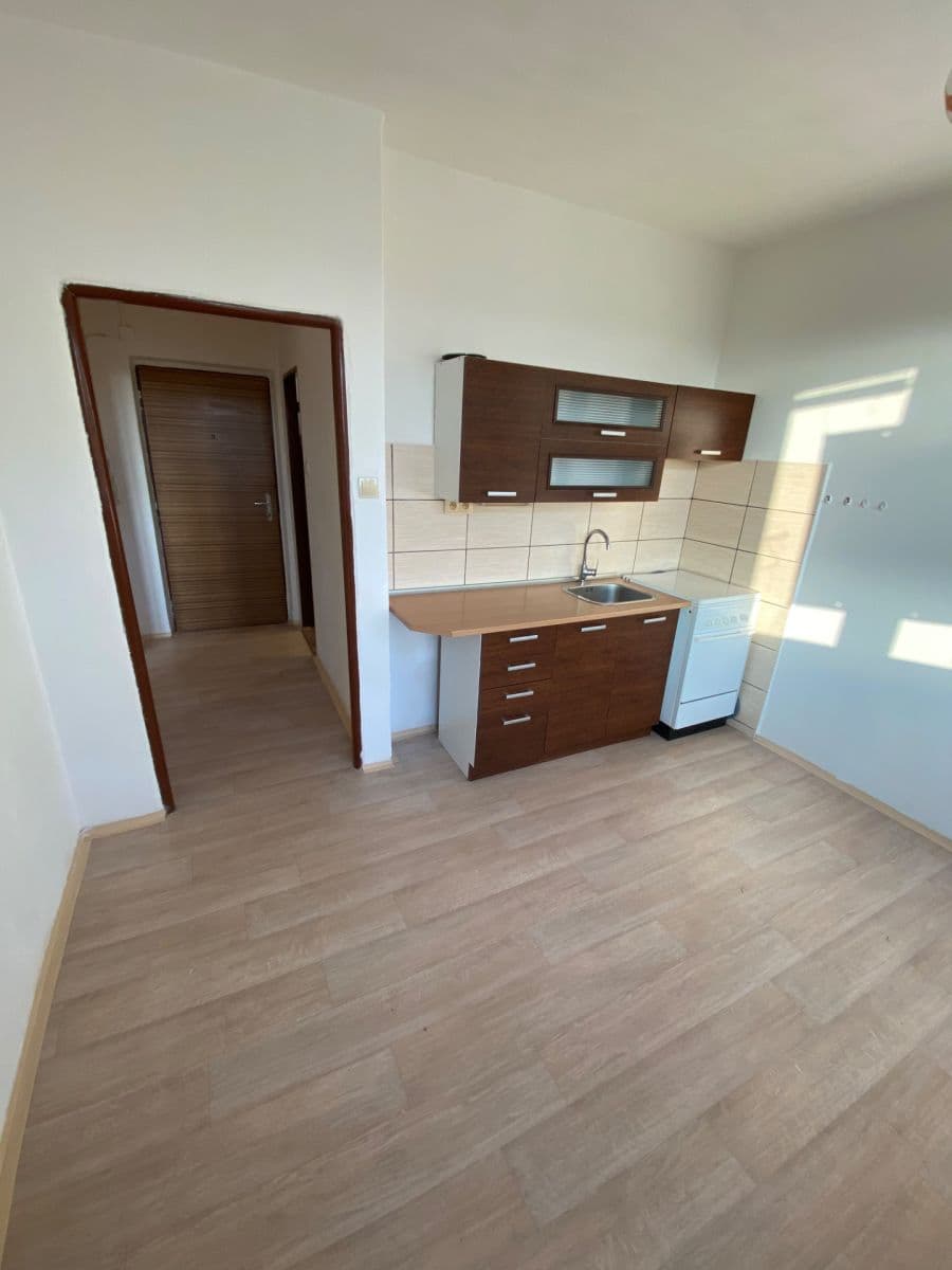 Prenájom bytu 1-izbový 37 m², Výškovická, Ostrava, Moravskoslezský kraj Prenájom bytu 1-izbový 37 m², Výškovická, Ostrava, Moravskoslezský kraj