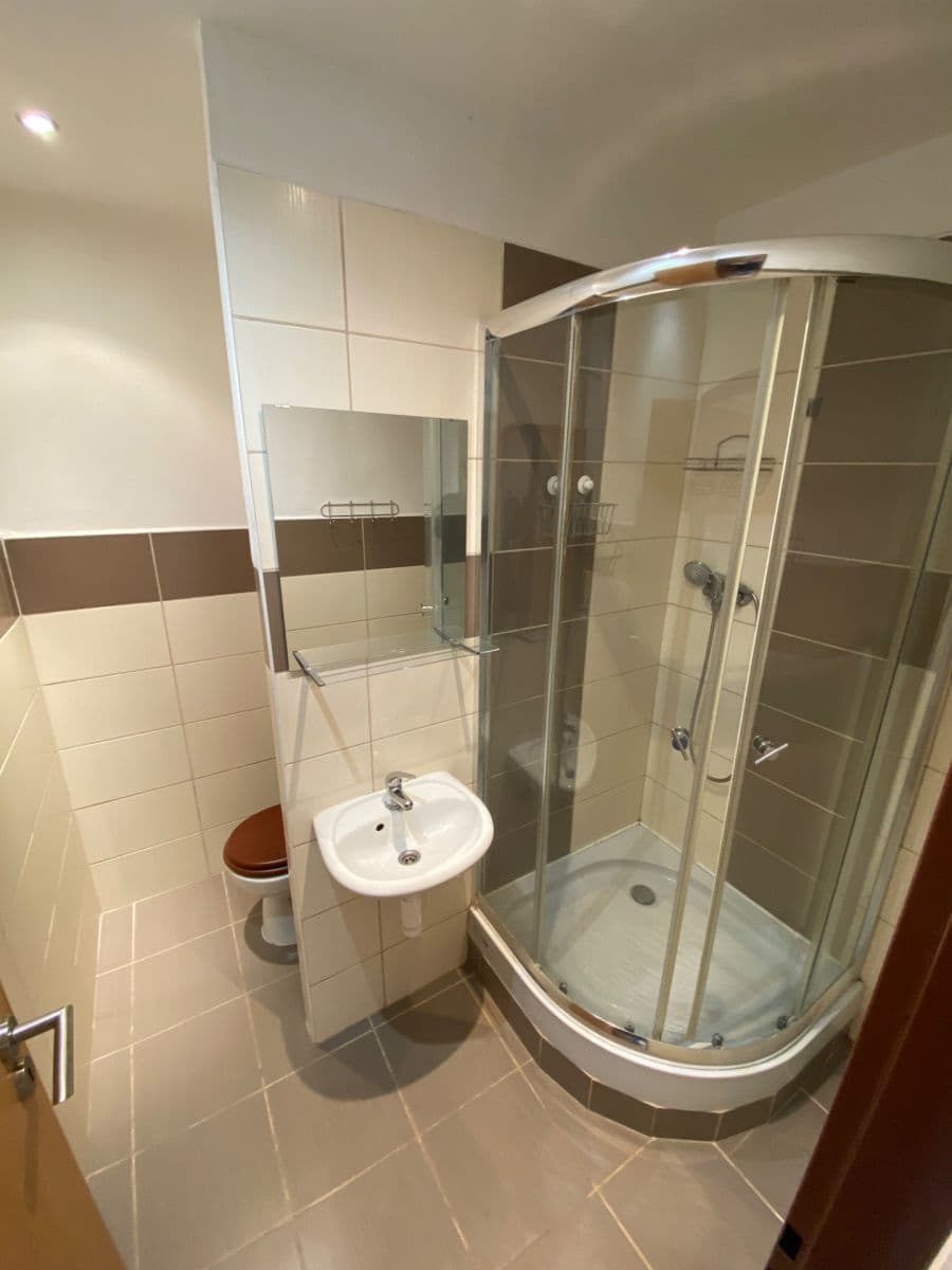 Prenájom bytu 1-izbový 37 m², Výškovická, Ostrava, Moravskoslezský kraj Prenájom bytu 1-izbový 37 m², Výškovická, Ostrava, Moravskoslezský kraj