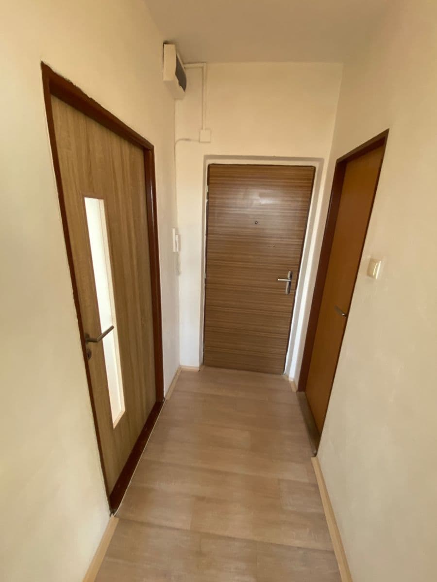 Prenájom bytu 1-izbový 37 m², Výškovická, Ostrava, Moravskoslezský kraj Prenájom bytu 1-izbový 37 m², Výškovická, Ostrava, Moravskoslezský kraj