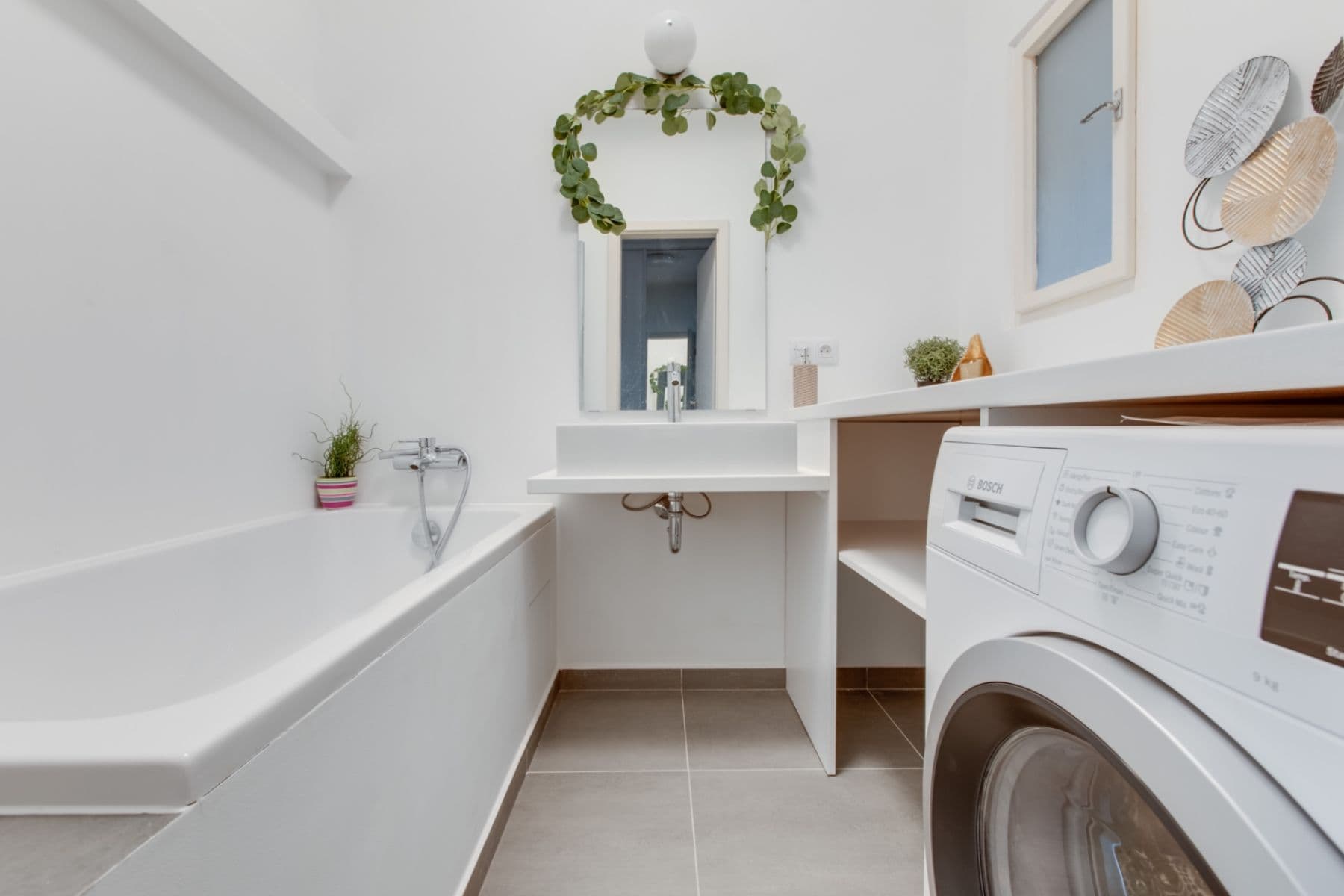 Prenájom bytu 3-izbový 72 m², U Hranic, Praha, Praha Prenájom bytu 3-izbový 72 m², U Hranic, Praha, Praha