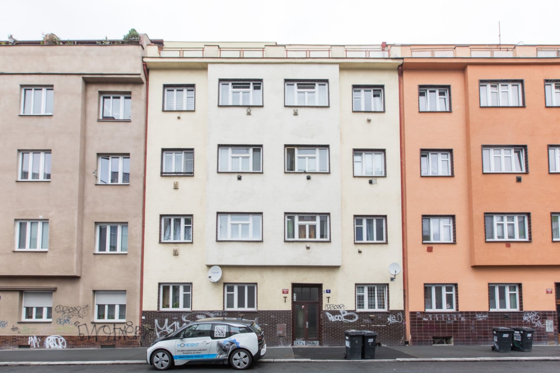 Prenájom bytu 3-izbový 72 m², U Hranic, Praha, Praha Prenájom bytu 3-izbový 72 m², U Hranic, Praha, Praha