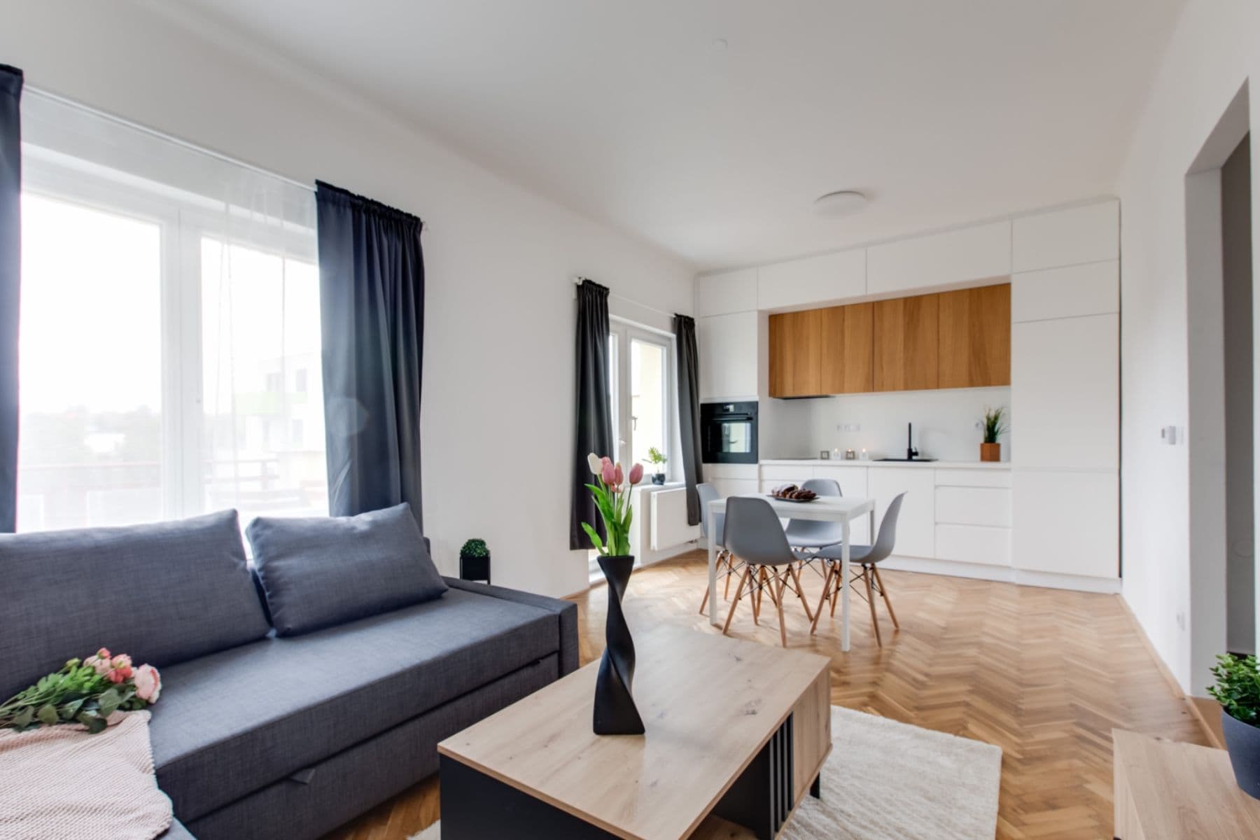 Prenájom bytu 3-izbový 72 m², U Hranic, Praha, Praha Prenájom bytu 3-izbový 72 m², U Hranic, Praha, Praha