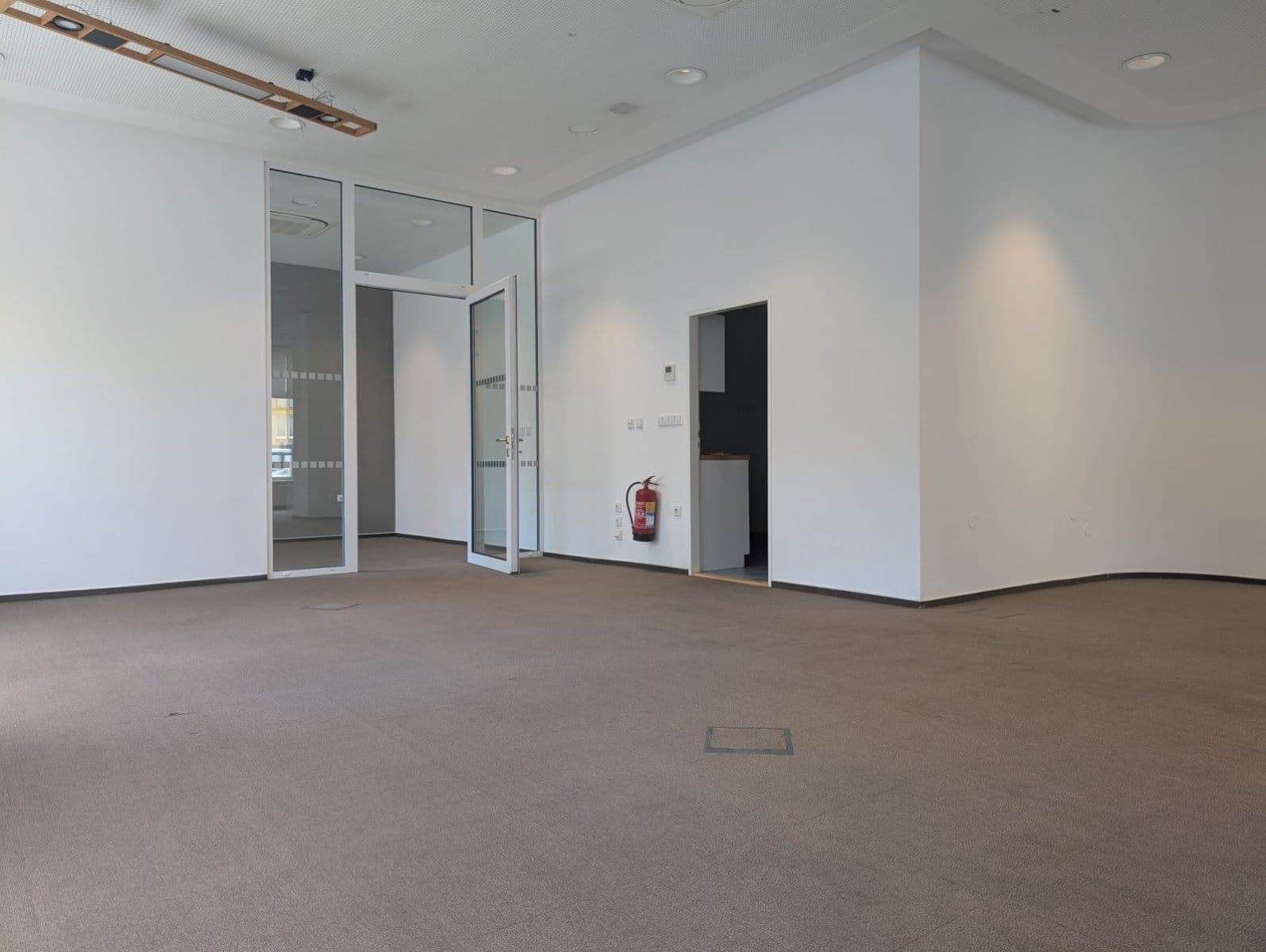 Prenájom nebytového priestoru 141 m², tř. Osvobození, Karviná, Moravskoslezský kraj Prenájom nebytového priestoru 141 m², tř. Osvobození, Karviná, Moravskoslezský kraj