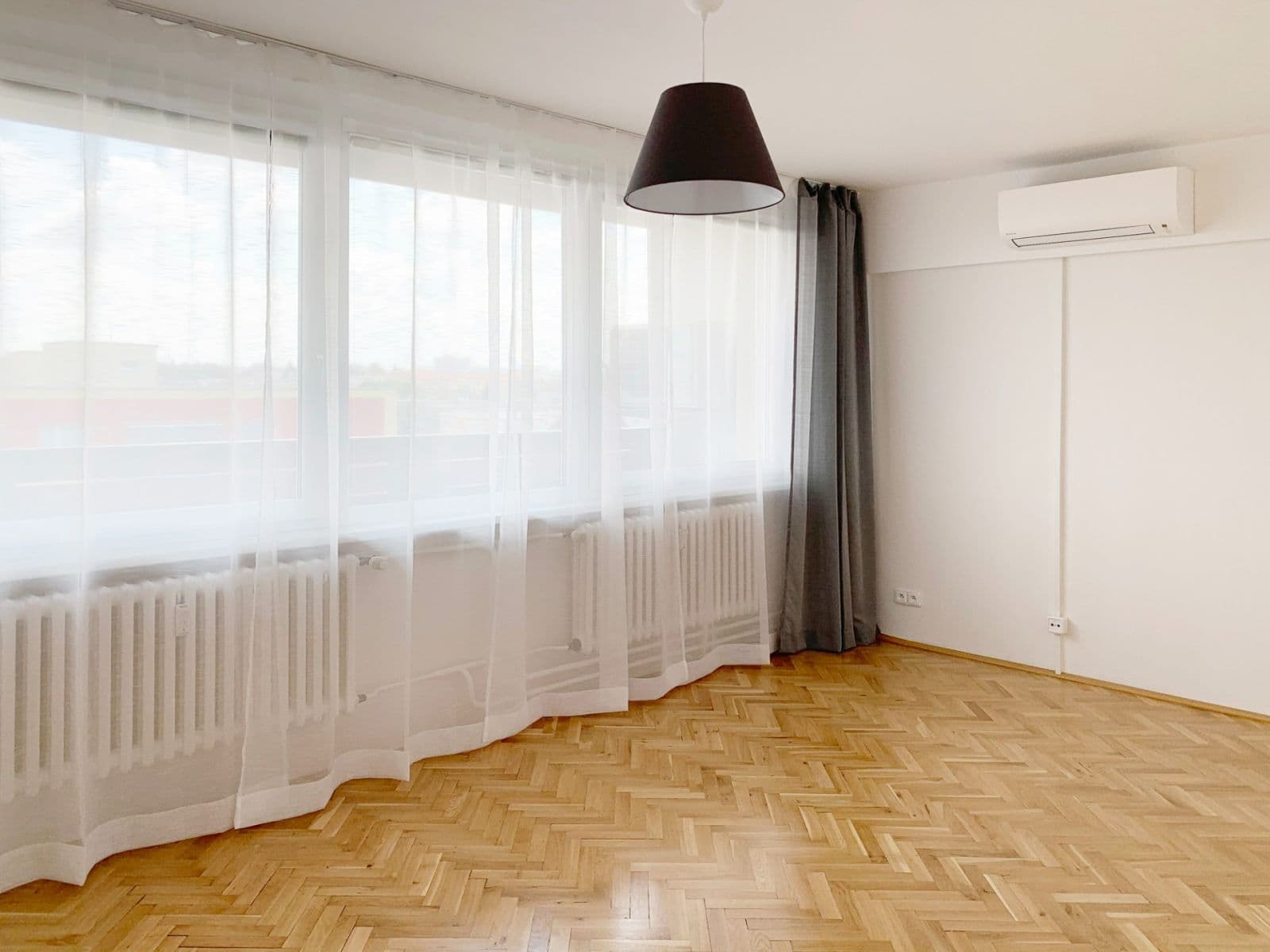 Prenájom bytu 2-izbový 60 m², Ke Strašnické, Praha, Praha Prenájom bytu 2-izbový 60 m², Ke Strašnické, Praha, Praha